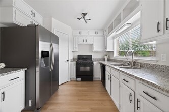 Building Photo - 12215 Fetlock Dr