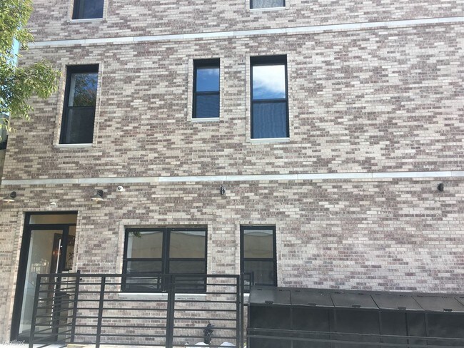Building Photo - 3061 Fulton St