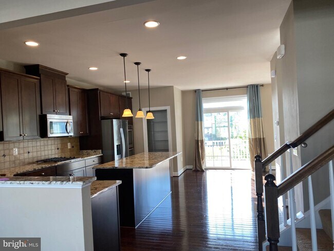 Building Photo - 16704 Shackleford Way