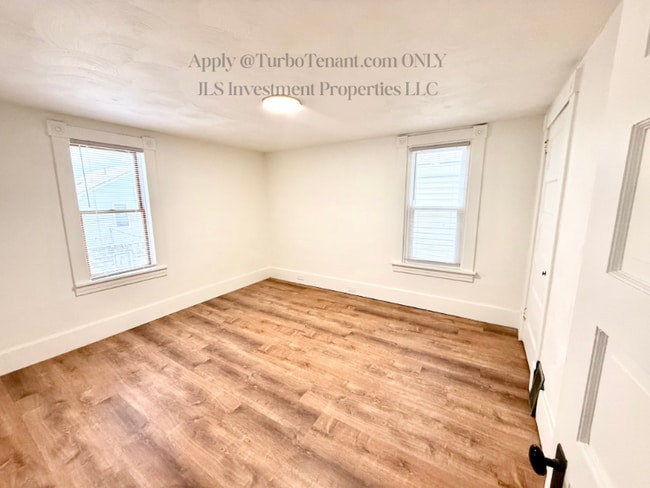 Foto del edificio - 341 N 6th Ave