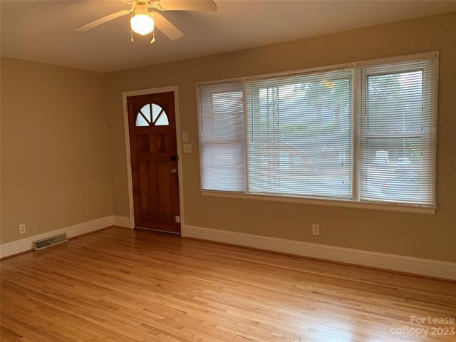 Building Photo - 3643 Dresden Dr W