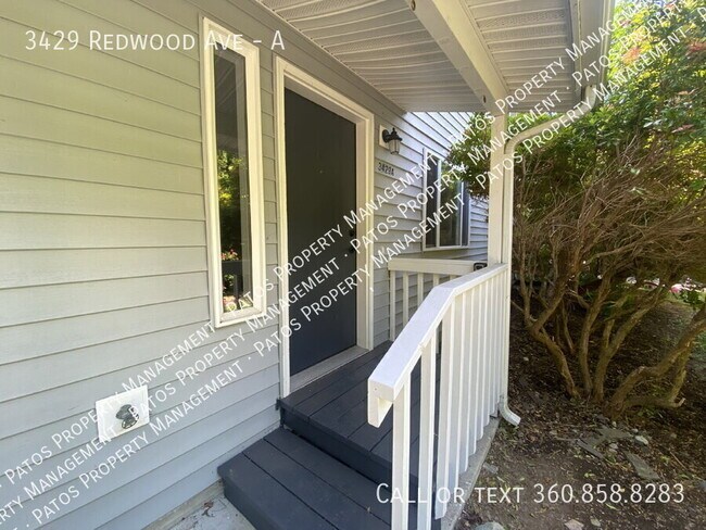 Foto del edificio - 3429 Redwood Ave