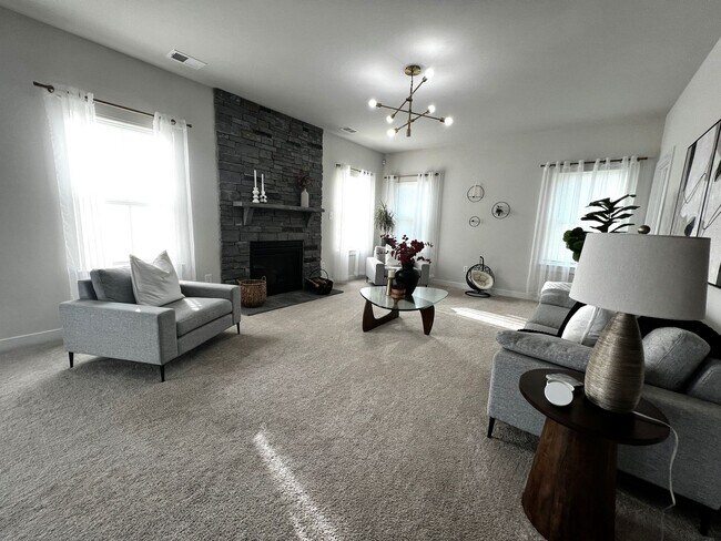 Foto del edificio - Immaculate 3, Bed, 2.5 Bath Home Minutes from the VA/NC Line