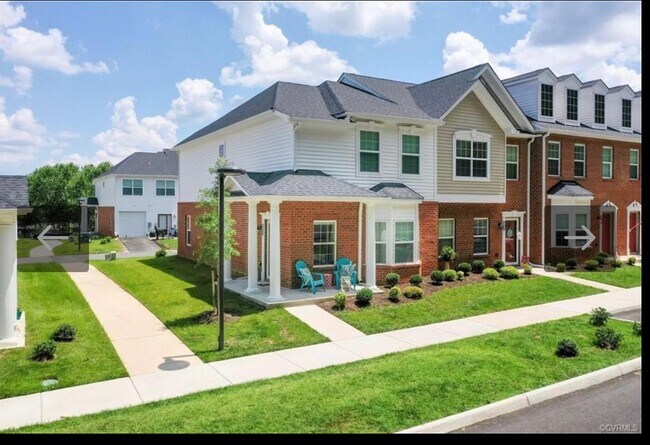 Foto del edificio - 7358 Pebble Lake Dr