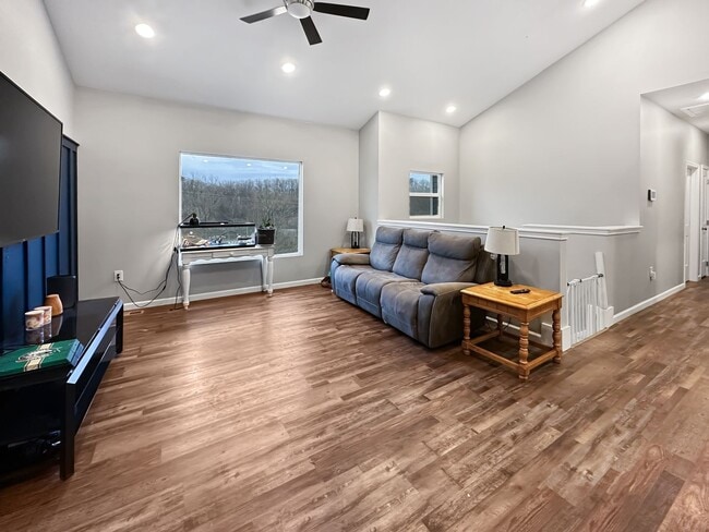 Building Photo - 3 bedroom-Modern Elegance Meets Country Ch...