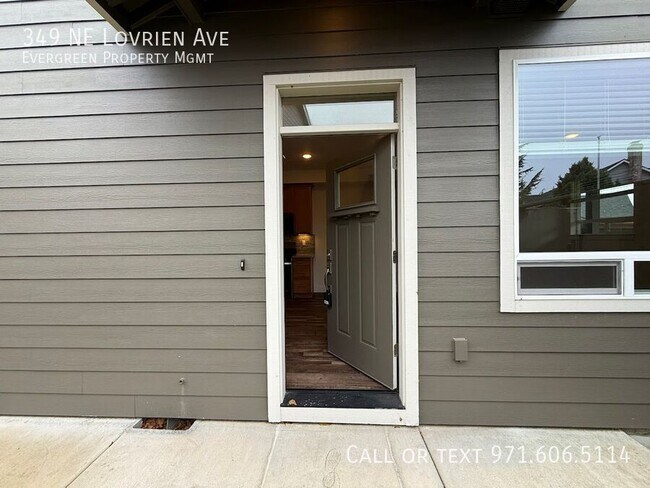Building Photo - 349 NE Lovrien Ave