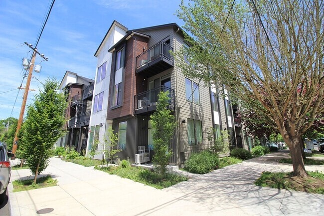 Building Photo - 1111 SE Tenino St