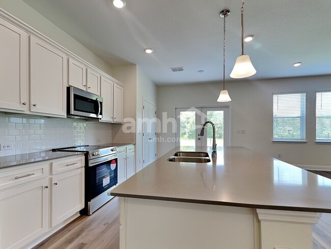 Building Photo - 27212 St Andrews Ave