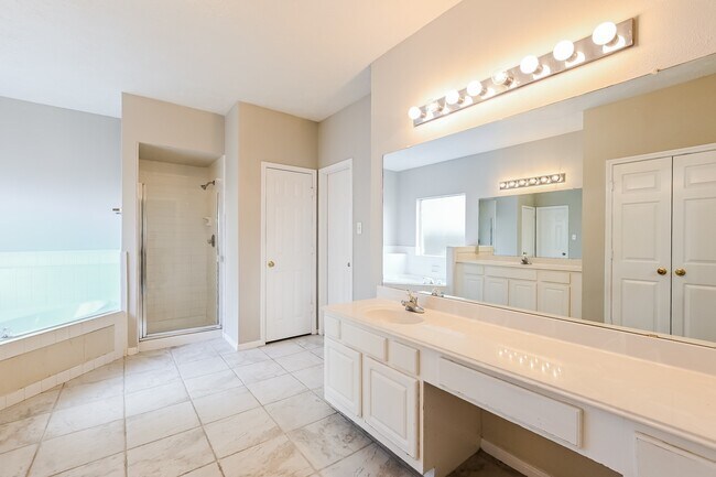 Foto del edificio - 2634 Vermillion Dr