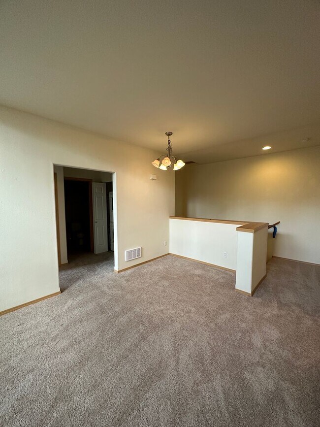 Building Photo - 2537 Evans Ct