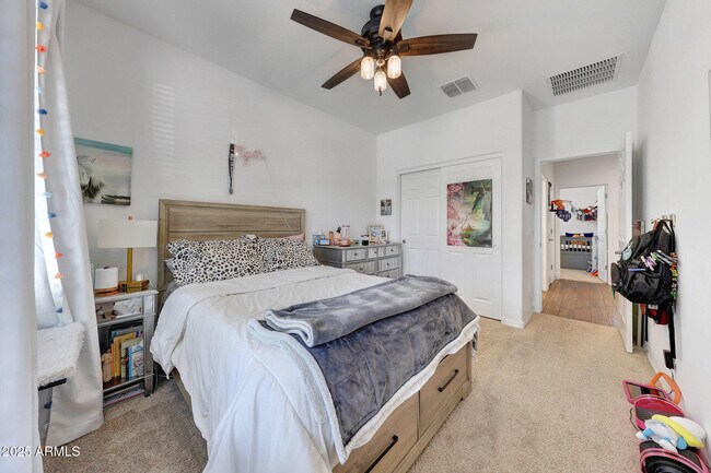 Foto del edificio - 2306 E Branham Ln