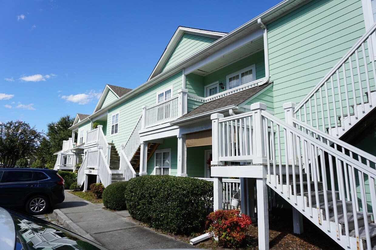 2BR/2BA Condo in Trolley Path - $1,650/month Pet Friendly* - 2BR/2BA Condo in Trolley Path - $1,650/month Pet Friendly*