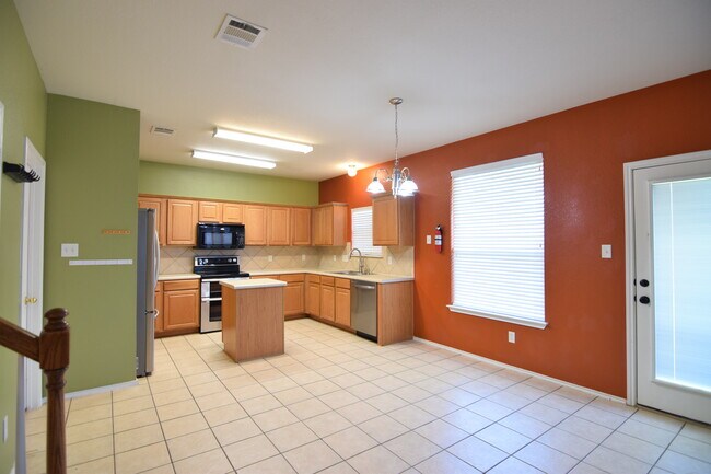 Building Photo - 4503 Golden Gate Dr