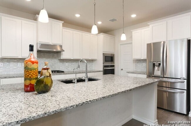 Building Photo - 1541 Cawdon Park