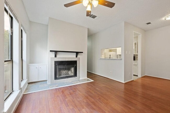 Building Photo - 2706 Salado St