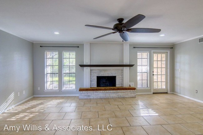 Building Photo - 4 br, 2.5 bath House - 7410 Bourget Dr