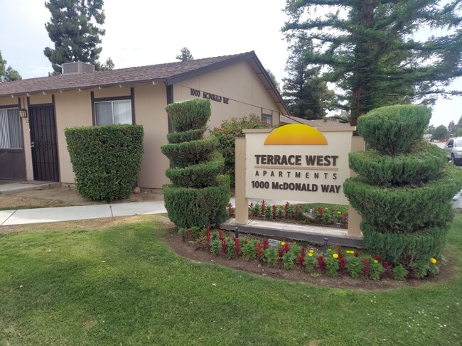 Foto del edificio - Terrace West Apartments