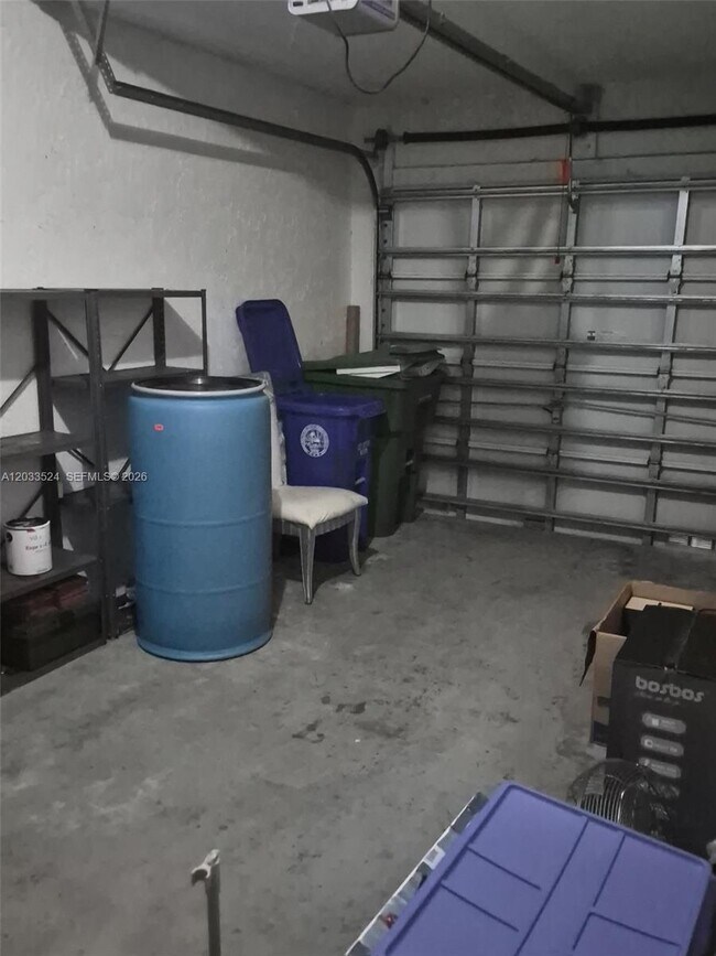 Foto del edificio - 16853 SW 1st St