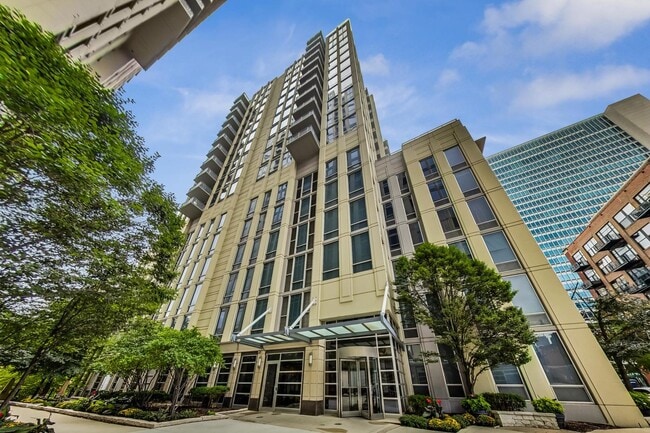 Building Photo - 720 N Larrabee St