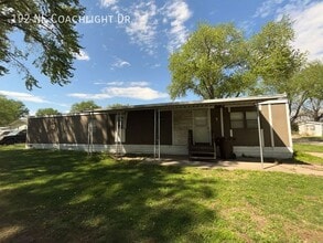 Building Photo - 192 Coachlight Dr