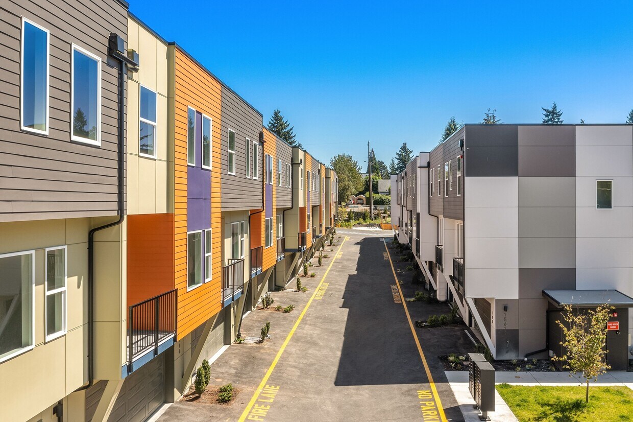 Foto principal - 15610 8th Ave SW