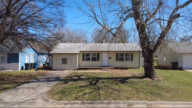 Building Photo - 3512 Brookside Dr