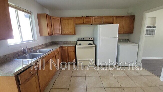 Foto del edificio - 1213 Grace St NW