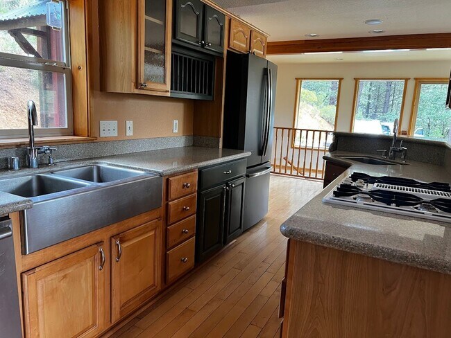 Foto del edificio - 41204 Purdy Ln