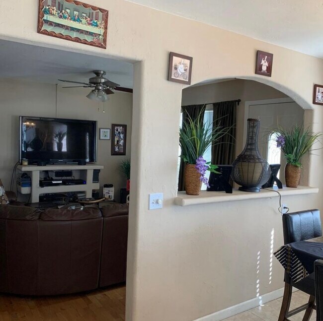 Foto del edificio - 358 Larkin St