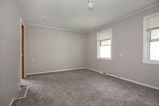 Foto del edificio - 3295 W 46th St