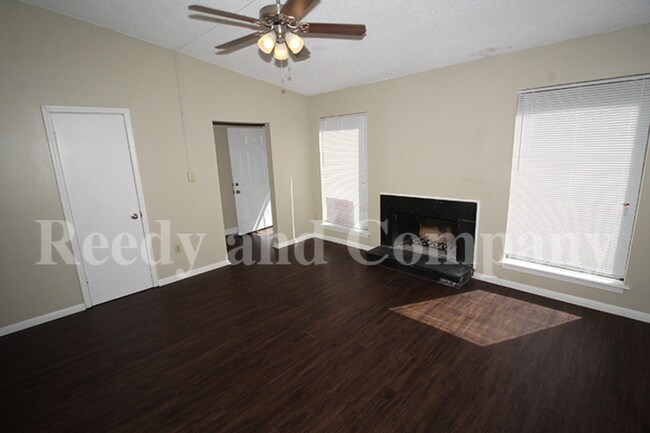 Building Photo - 6443 Kirby Trees Dr