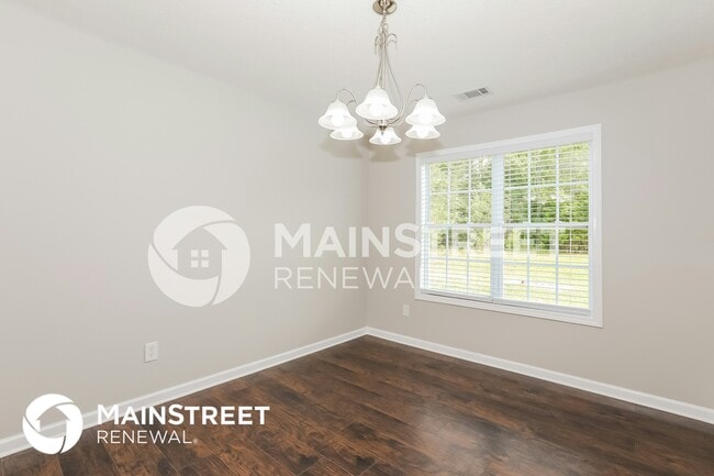 Building Photo - 110 Lumby Ln