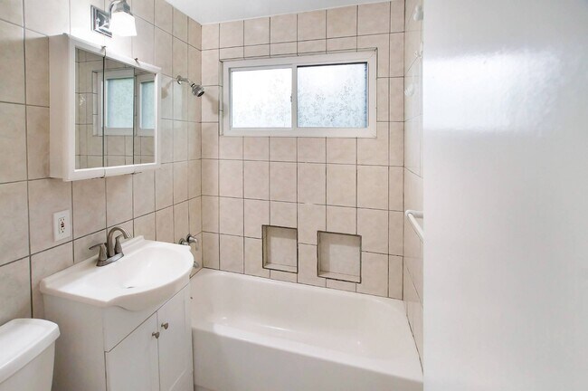 Foto del edificio - 114 Lynncliff Rd