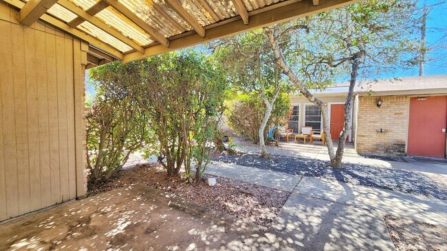 Foto del edificio - 3420 Willowrun Dr