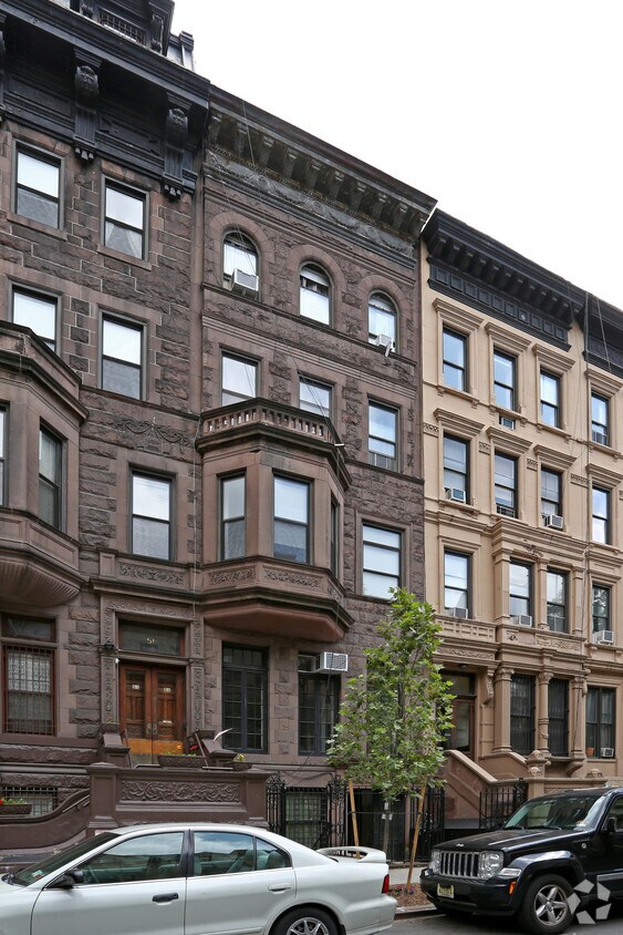 Building Photo - 49 W 75th St