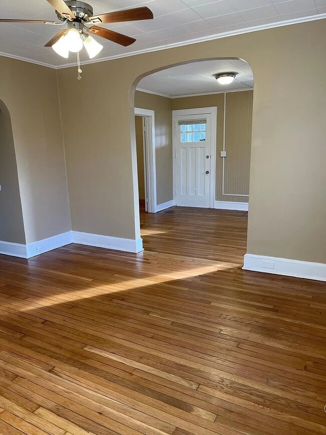 Building Photo - 33 Woodbine St