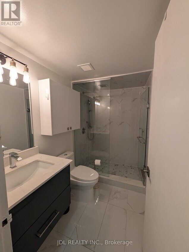 Building Photo - 1055 Bay St.