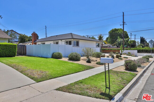 Building Photo - 12831 Red Hill Ave