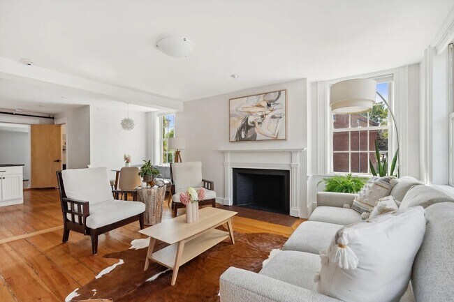 Foto del edificio - 32 Pleasant St