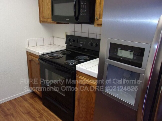 Foto del edificio - 8429 Creekridge Cir