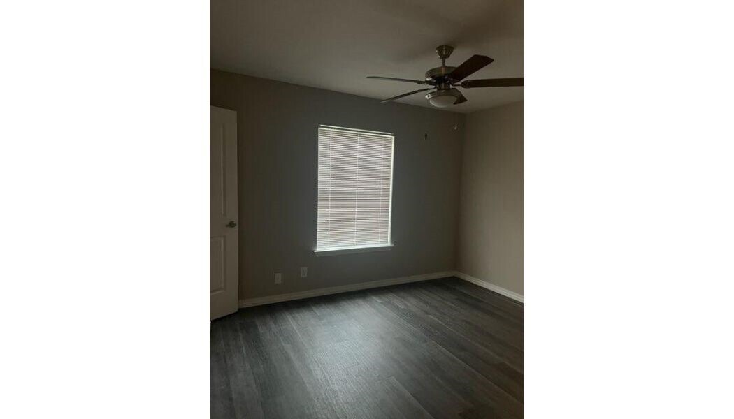 Foto del edificio - 298 W Avenue A