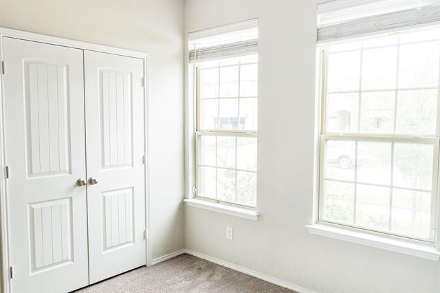 Foto del edificio - 6325 Longhorn Herd Ln