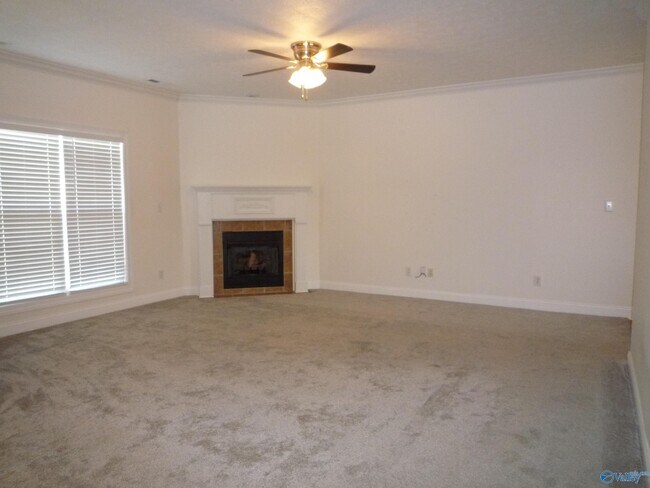 Building Photo - 16656 Bellewood Dr