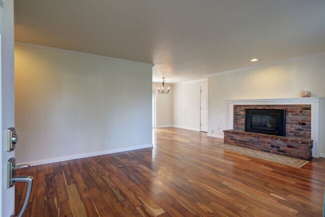 Foto del edificio - Charming Rental Opportunity in Renton High...