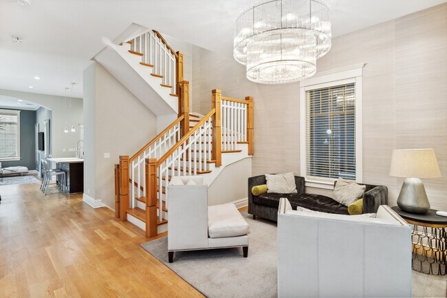 Foto del edificio - 1230 N Hoyne Ave