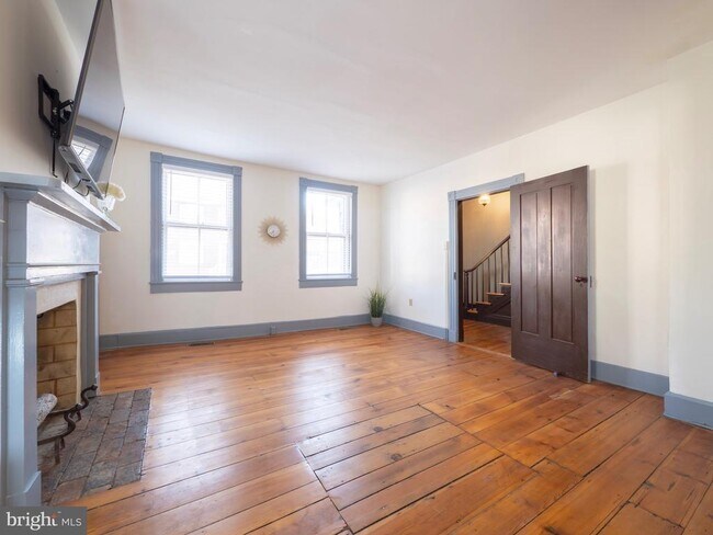 Building Photo - 703 S Loudoun St