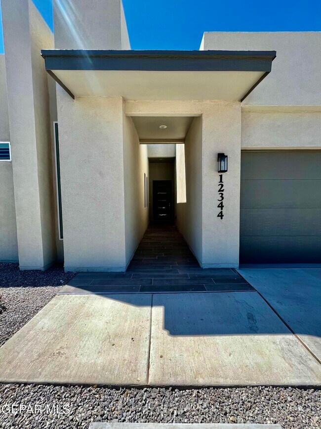 Building Photo - 12344 Desert Heights Ct
