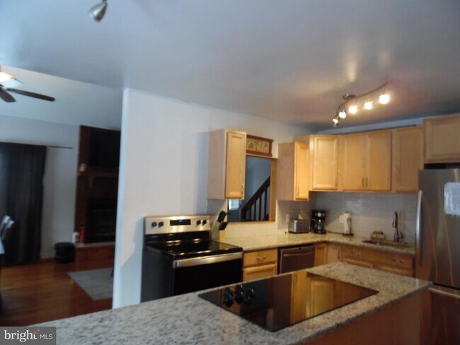 Building Photo - 62 Byron Ln