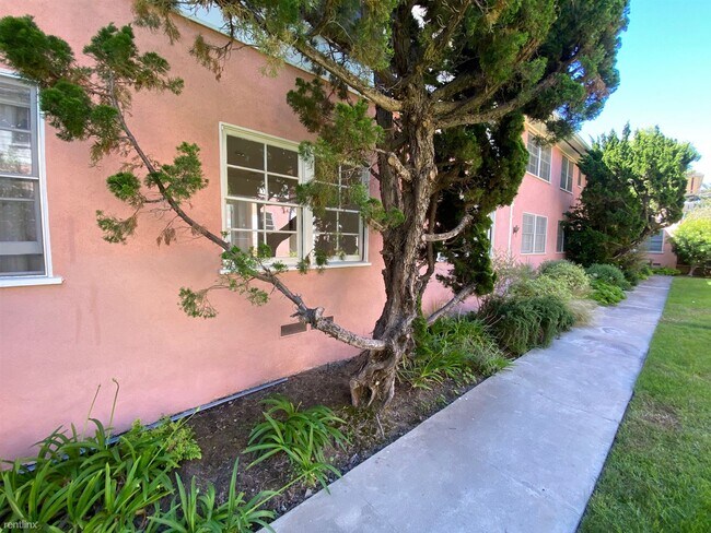 Foto del edificio - 1140 Princeton St