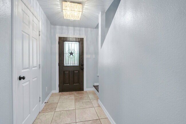 Photo - 7831 Saddle Run Apartment